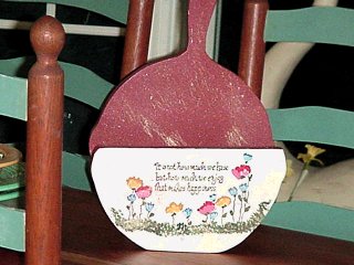 Folk Art Flowers & Phrase on Wooden Paperplate Holder